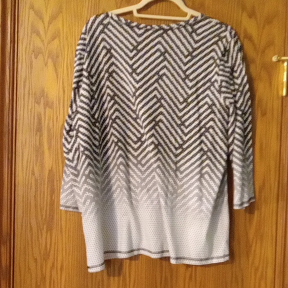 NWT Women's Weekend by Chico's 3/4 Sleeve Embellished Top - Picture 5 of 8